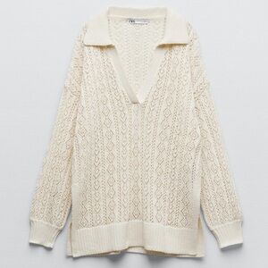 Zara Polo sweater with V-neck lapel collar and long sleeves. Side vents at hem